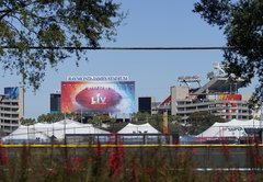 Will Tampa’s Super Bowl be a super spreader? Experts worry about what NFL can’t control